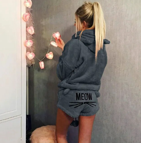 Women Velvet Teddy Pyjamas Set With "Meow" Slogan