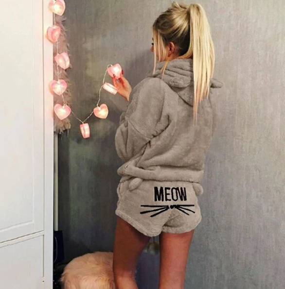 Women Velvet Teddy Pyjamas Set With "Meow" Slogan