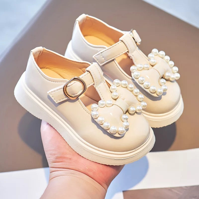 Smart Pearl Bow Shoes - White / 4 inf - White / 5 inf - White / 6 inf - White / 7 inf - White / 8 inf - White / 9 inf - White / 10 inf - White / 11 inf